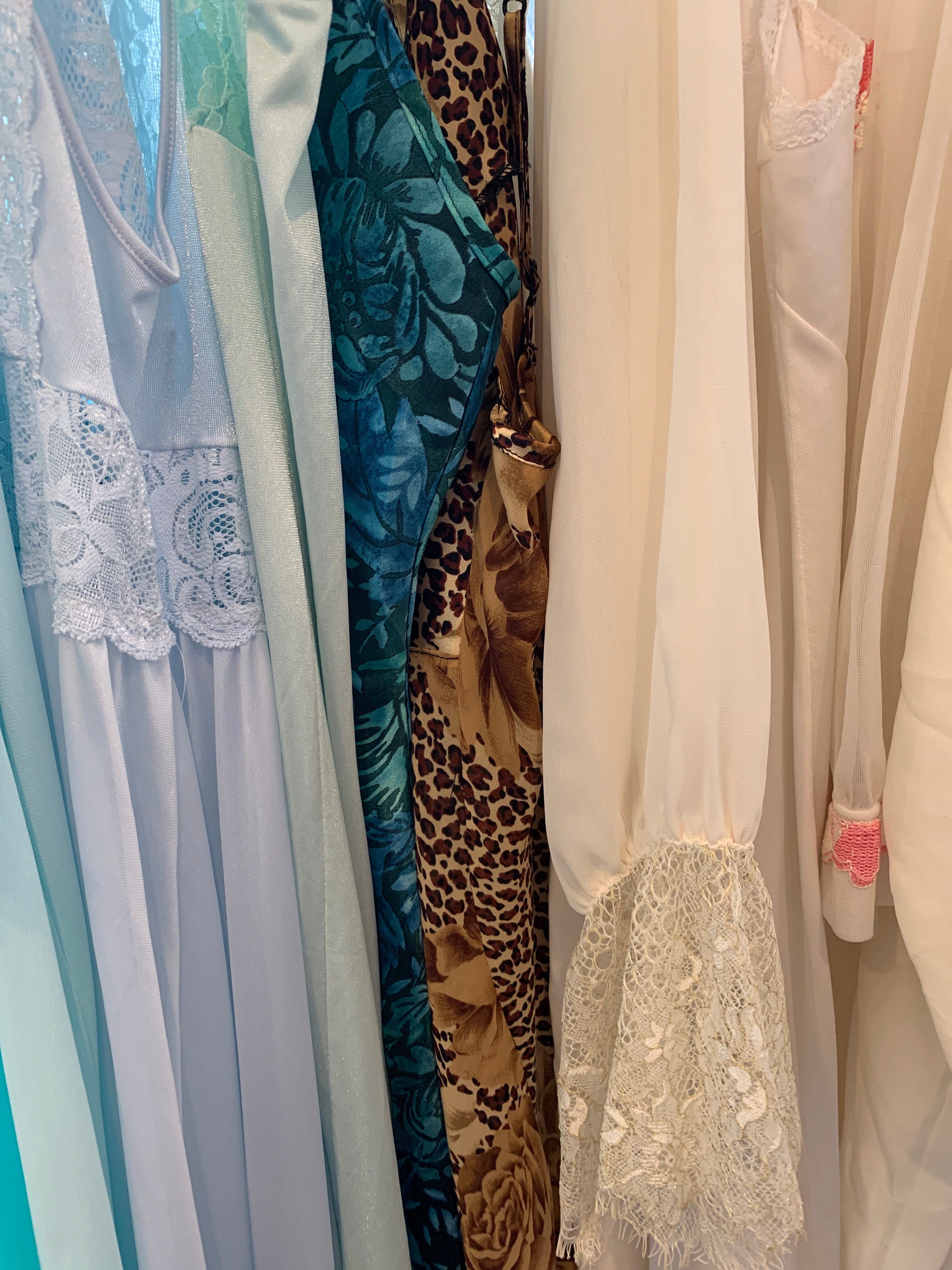 VINTAGE INTIMATES